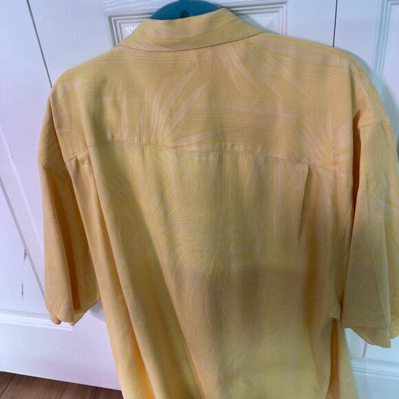 Tommy Bahama Pale Yellow Casual Shirt Size Large - Picture 3 of 7